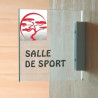 Plaque de signalétique plexi en drapeau