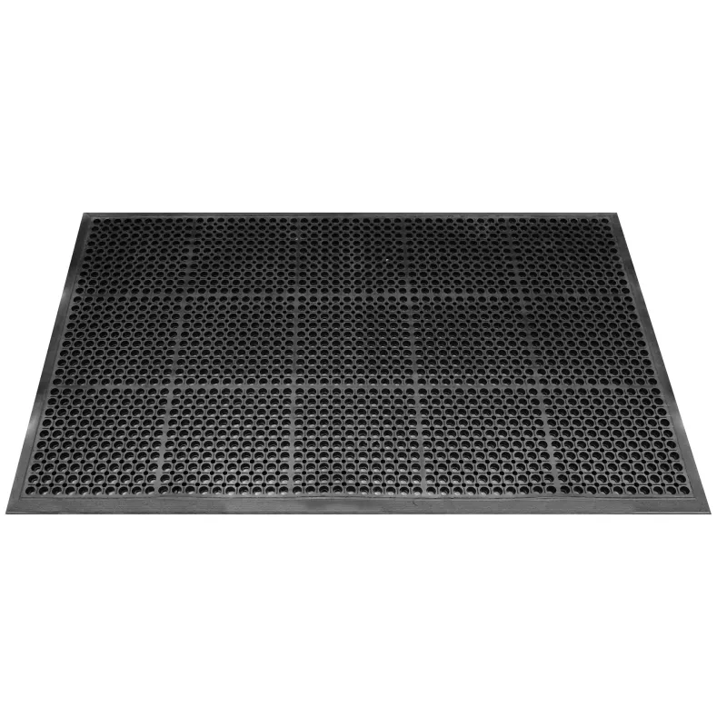 tapis caillebotis noir antid&eacute;rapant sur fond blanc